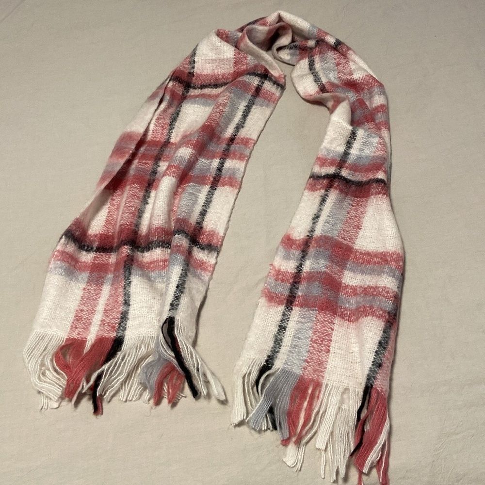 ✨5 for $15✨ Michael Stars Plaid Scarf